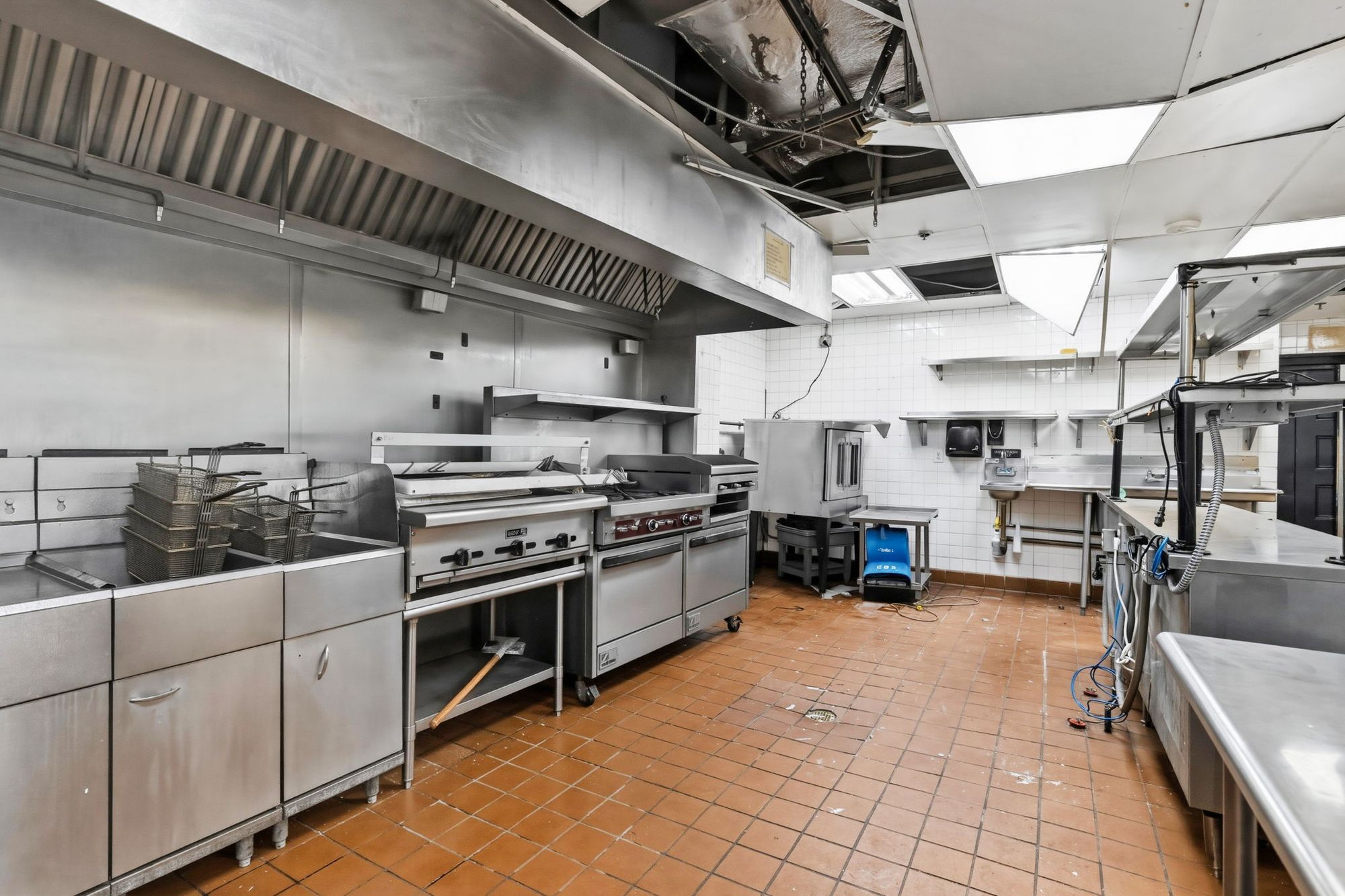 Commercial kitchen